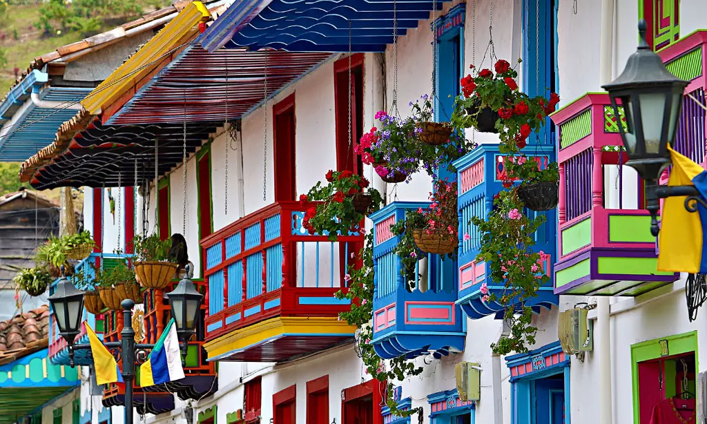 eje-cafetero-09-balcones-b.webp